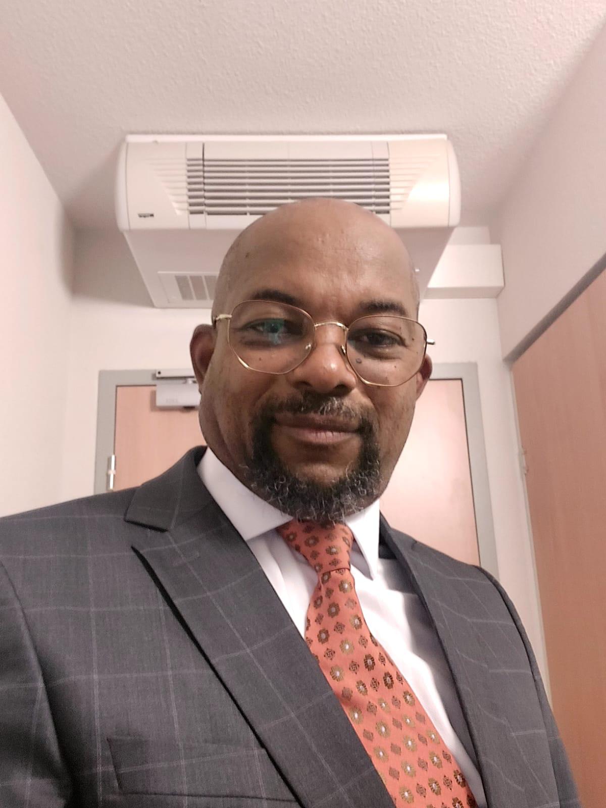 MAMBUKU KEDO ALAIN« Titulaire d’une Licence en Théologie Systématique, obtenue avec 76% et la mention Distinction. »